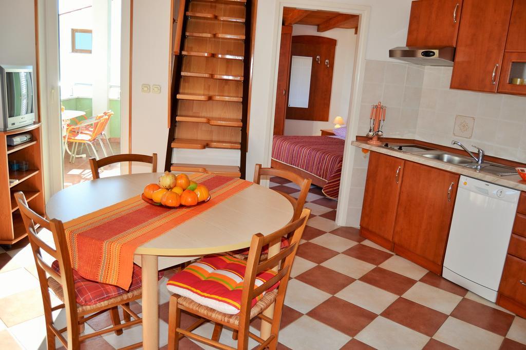 Apartments Green Village Premantura Rom bilde