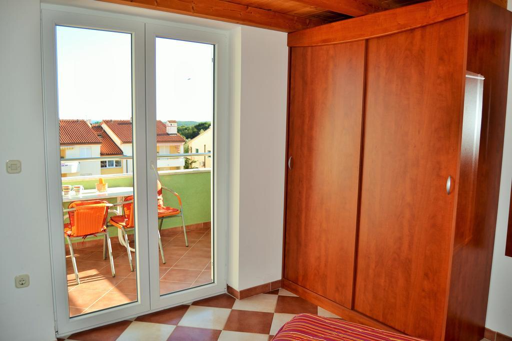 Apartments Green Village Premantura Rom bilde